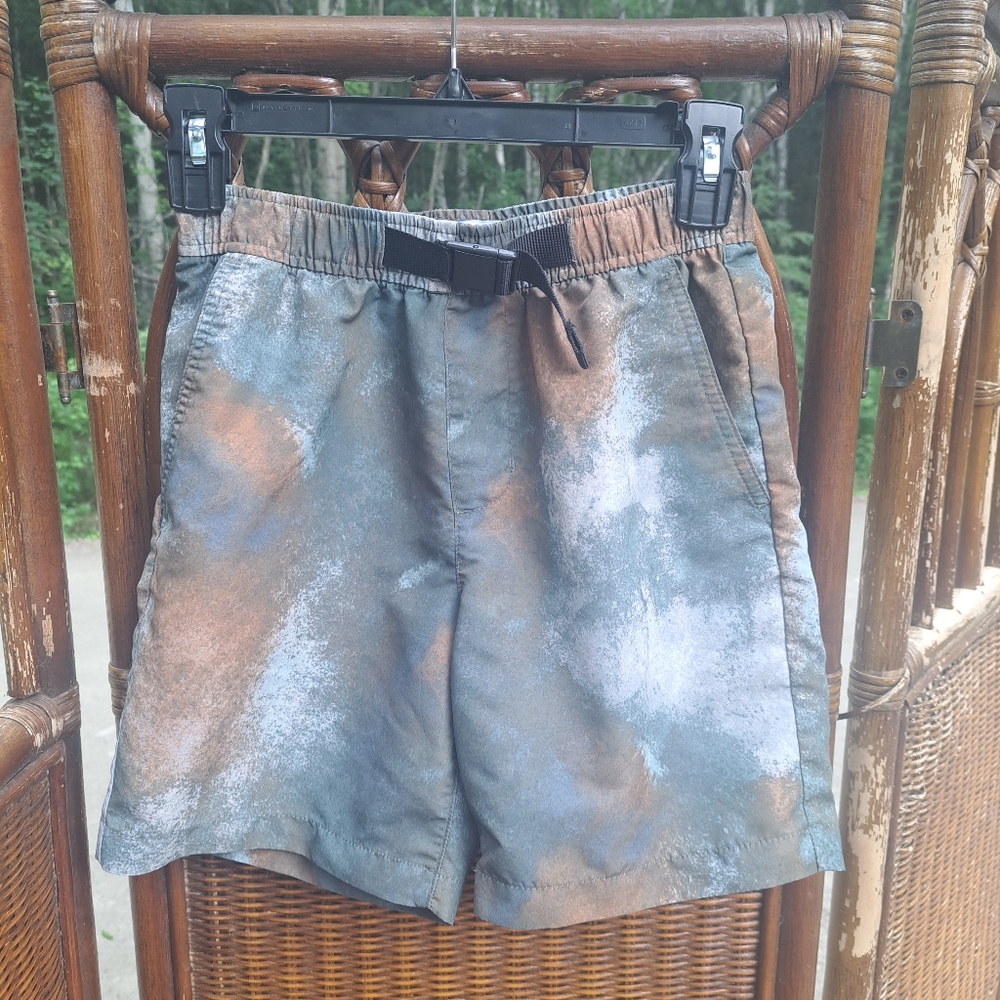 🙂 3/15 Old Navy shorts size 10/12🐡🐠🐬🐋🐳🐟🐊